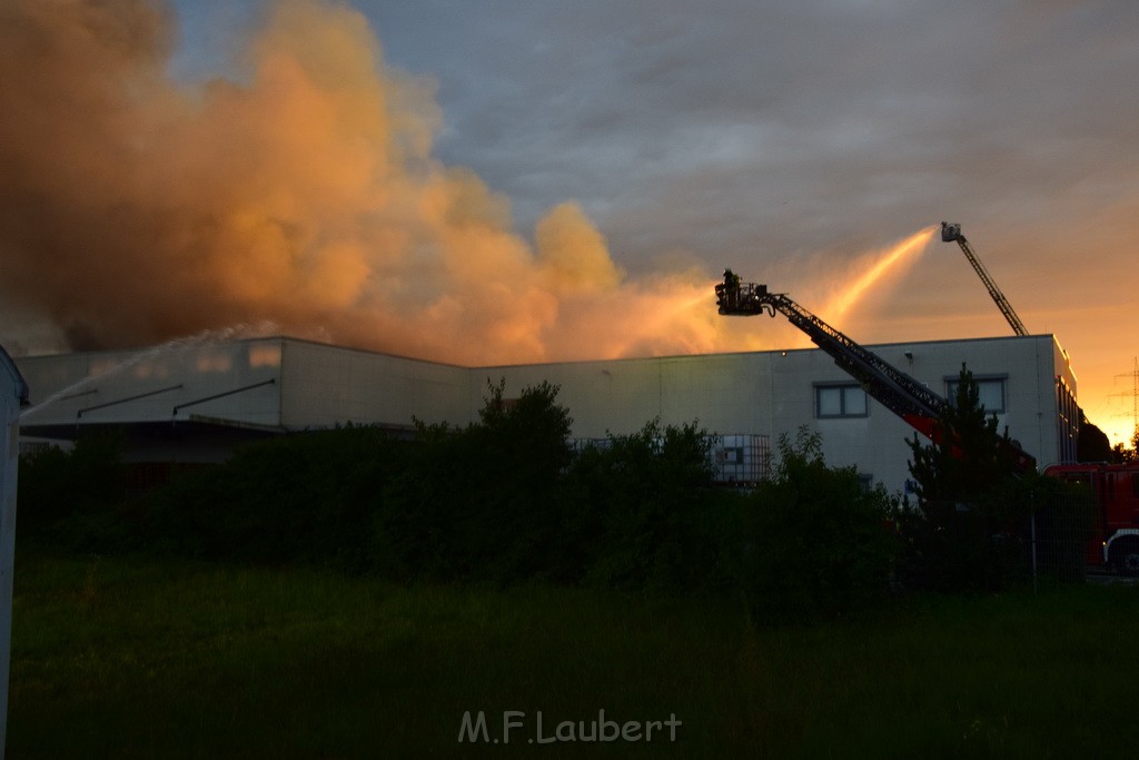 Grossbrand Halle Troisdorf Kriegsdorf Junkersring P284.JPG - Miklos Laubert